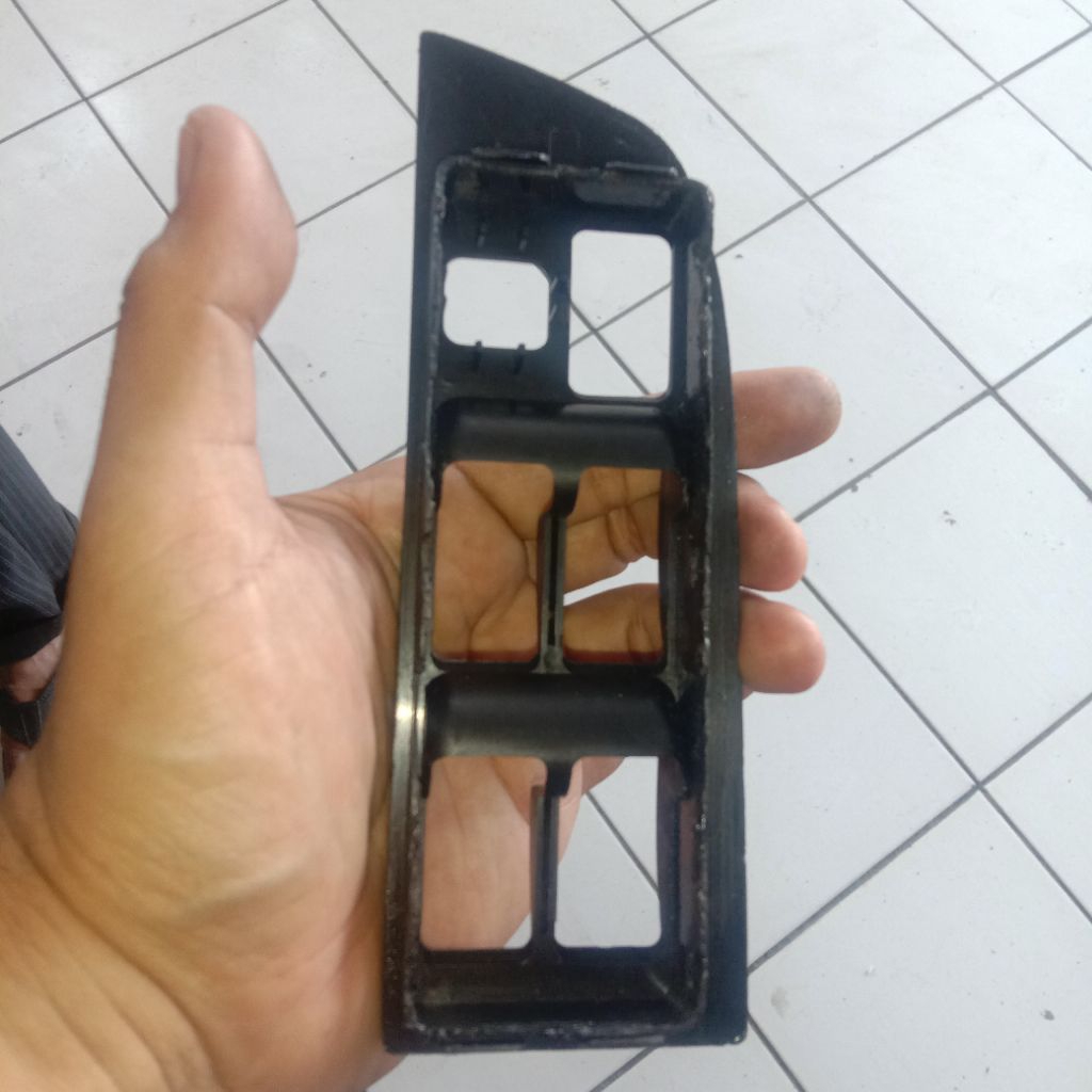 COVER SAKLAR SWITCH TOMBOL POWER WINDOW TOYOTA KIJANG KAPSUL 1997 ORIGINAL