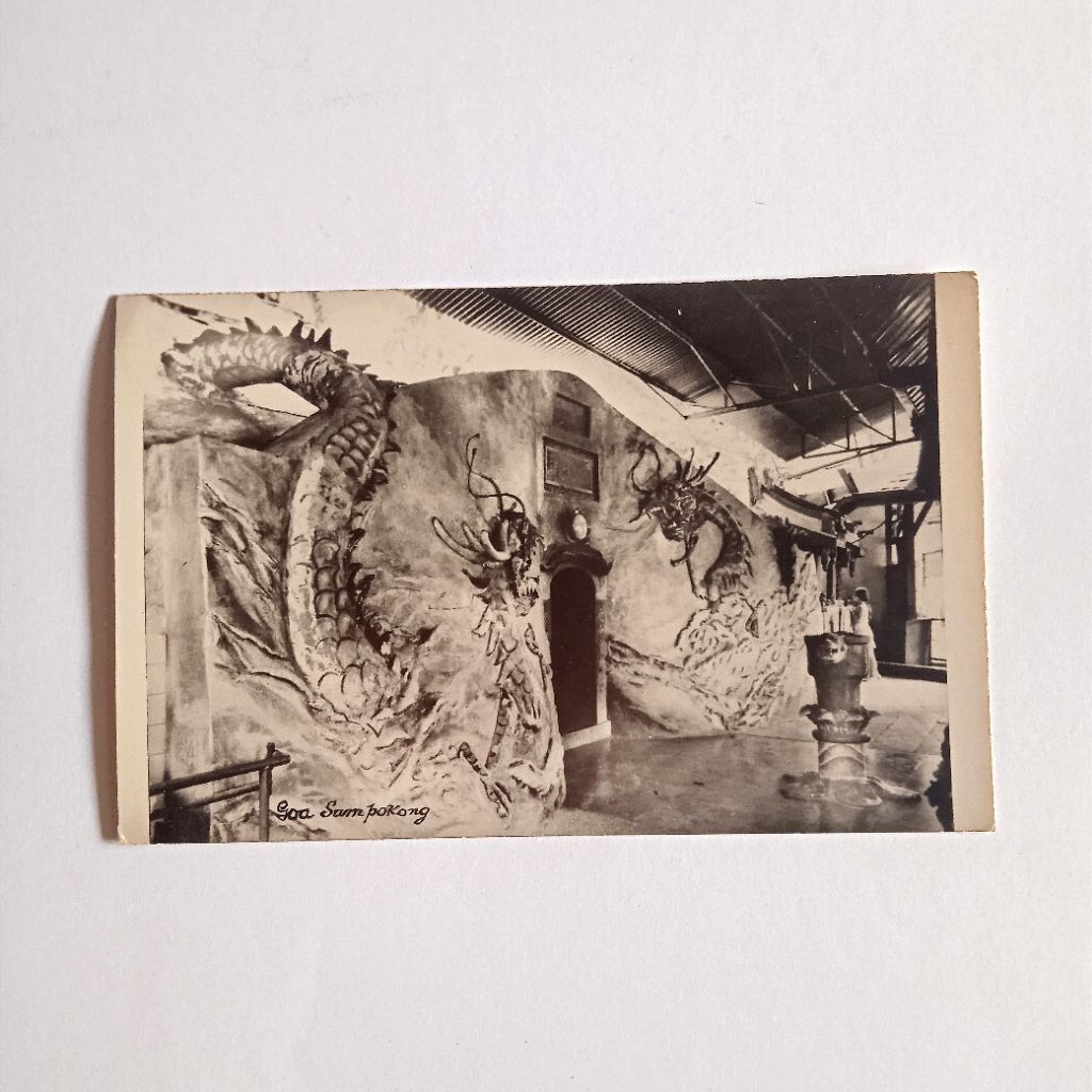 Antik Vintage Real Foto Hitam Putih GOA DI KLENTENG SAMPOKONG SEMARANG Uk.Post Card Layak Koleksi