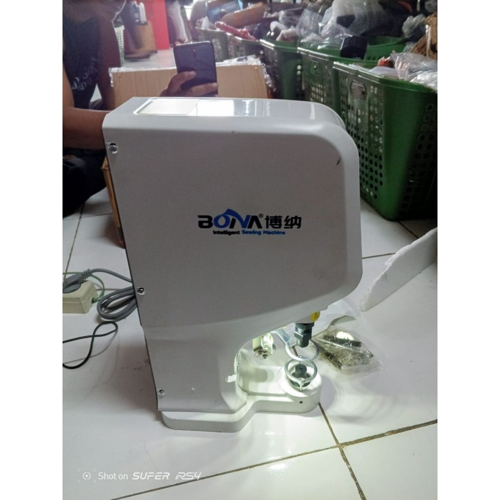 Mesin ripet otomatis servo/mesin snap button servo/mesin press mata ayam