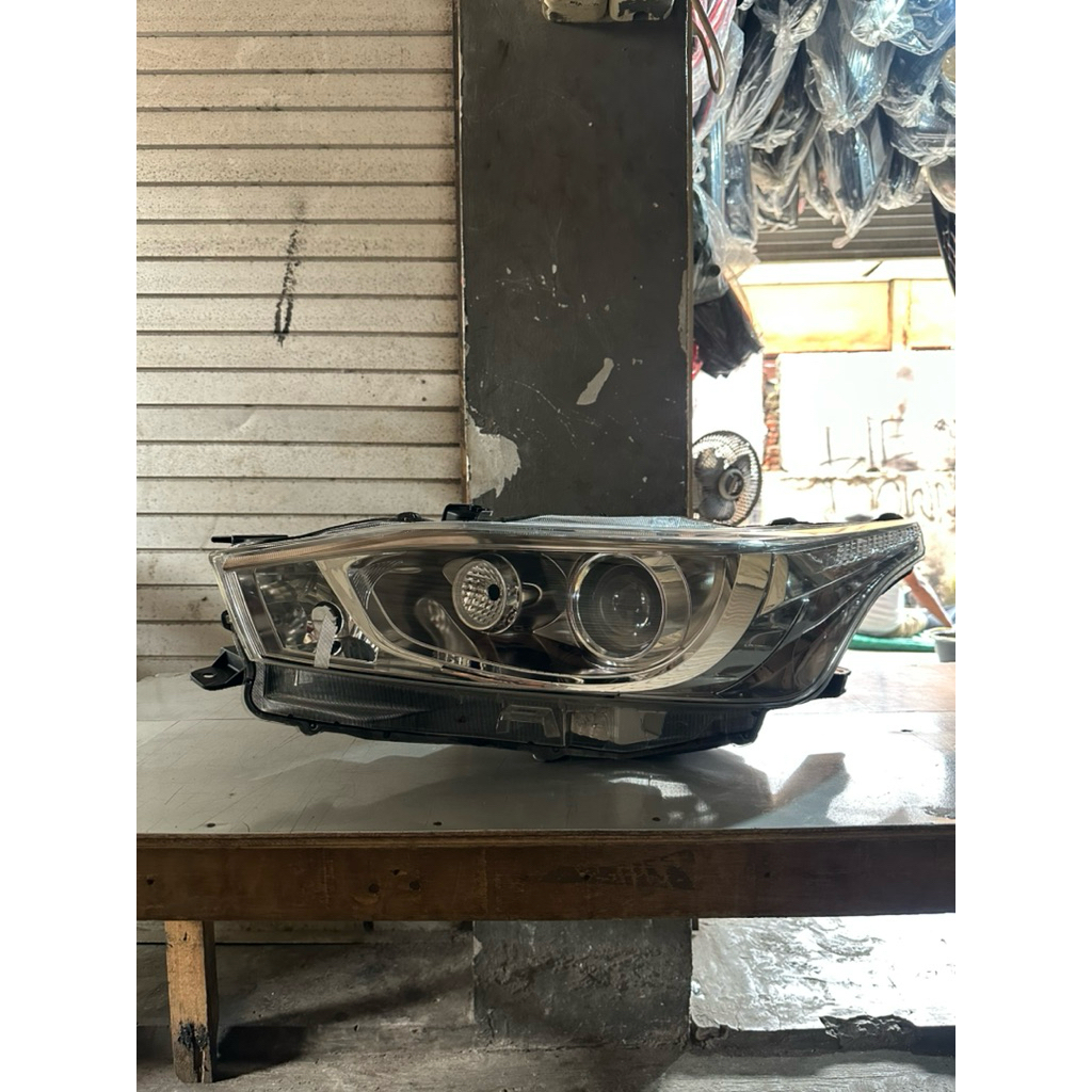 Headlamp Yaris 2014-2017 Kiri Original