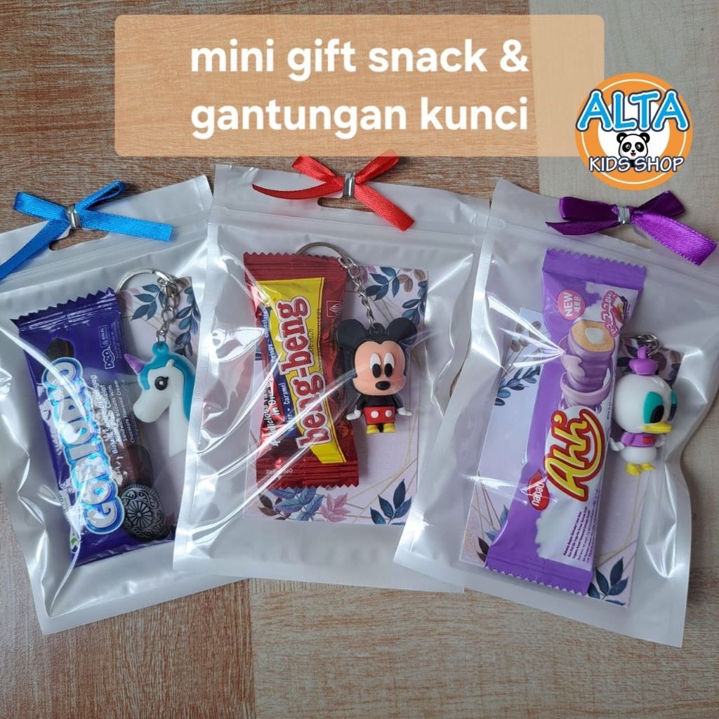 READY STOCK - Mini Hampers Snack + Gantungan Kunci Hampers Lebaran Mini Gift Snack Hampers Bingkisan