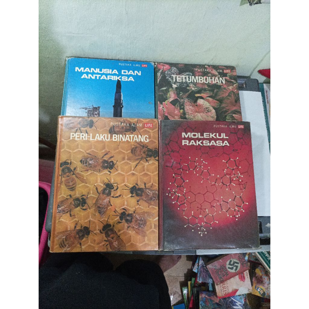 buku terjemahan hardcover pustaka alam alam dan ilmu LIFE reptilia, serangga, burung, tetumbuhan, ma