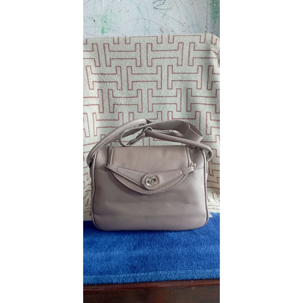 B1G1 free bag, Preloved Ala Lindoy