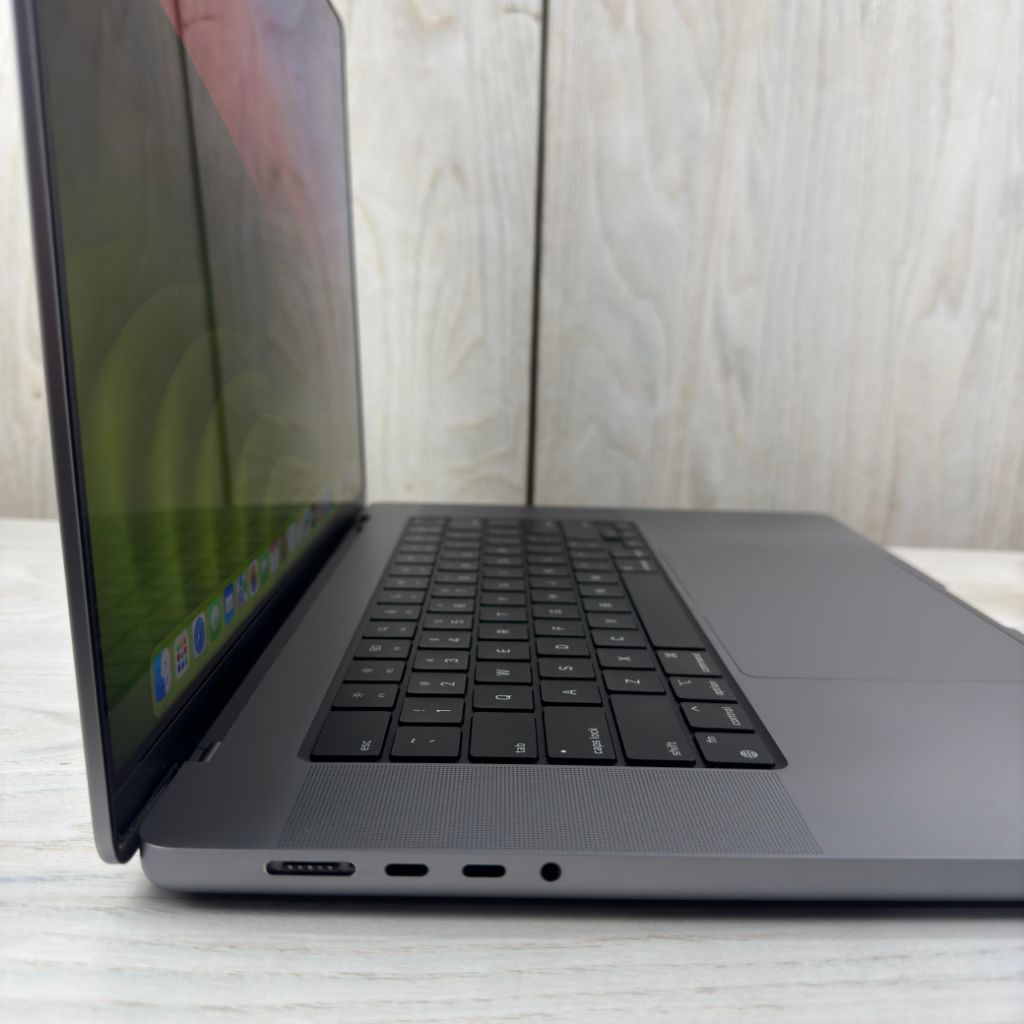 Macbook Pro M1 2021Layar 16 inch ibox space grey