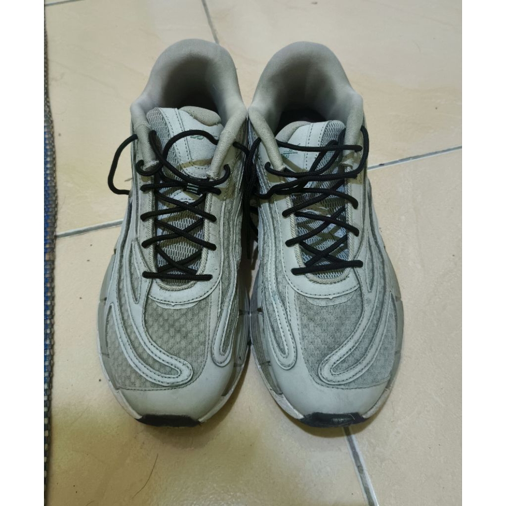 Sepatu Reebok Zig Kinetica