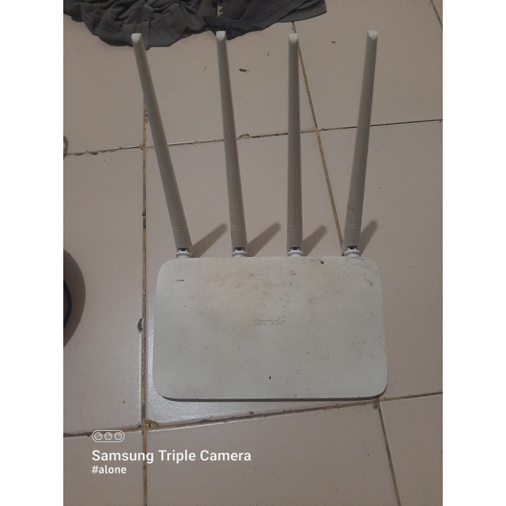 Router Tenda F6
