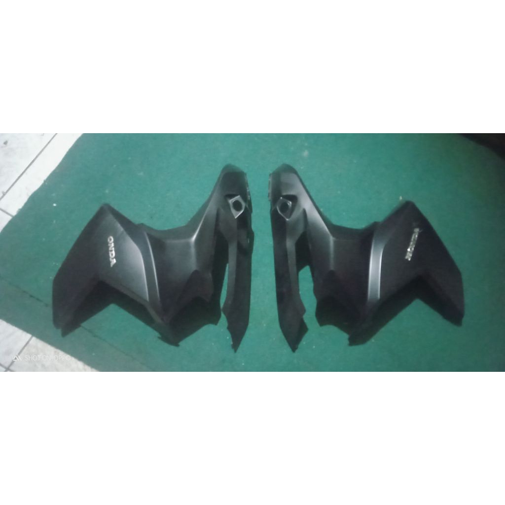 COVER SAYAP DEPAN ORIGINAL AHM HONDA ADV 160 WARNA HITAM DOFF
