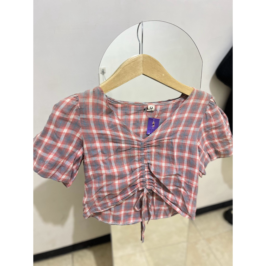 crop top serut tengah