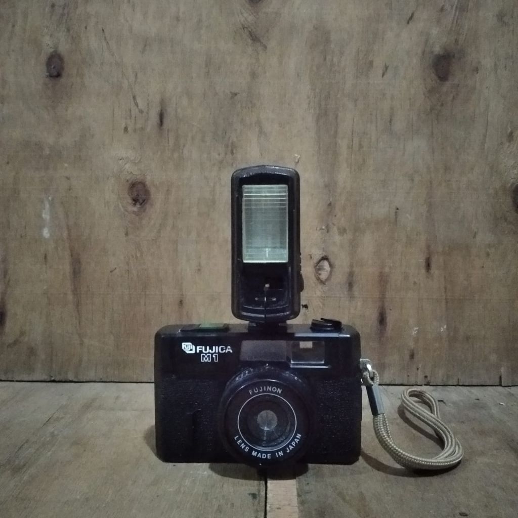 Kamera film kamera analog jadul antik vintage merk fujica lawas kuno