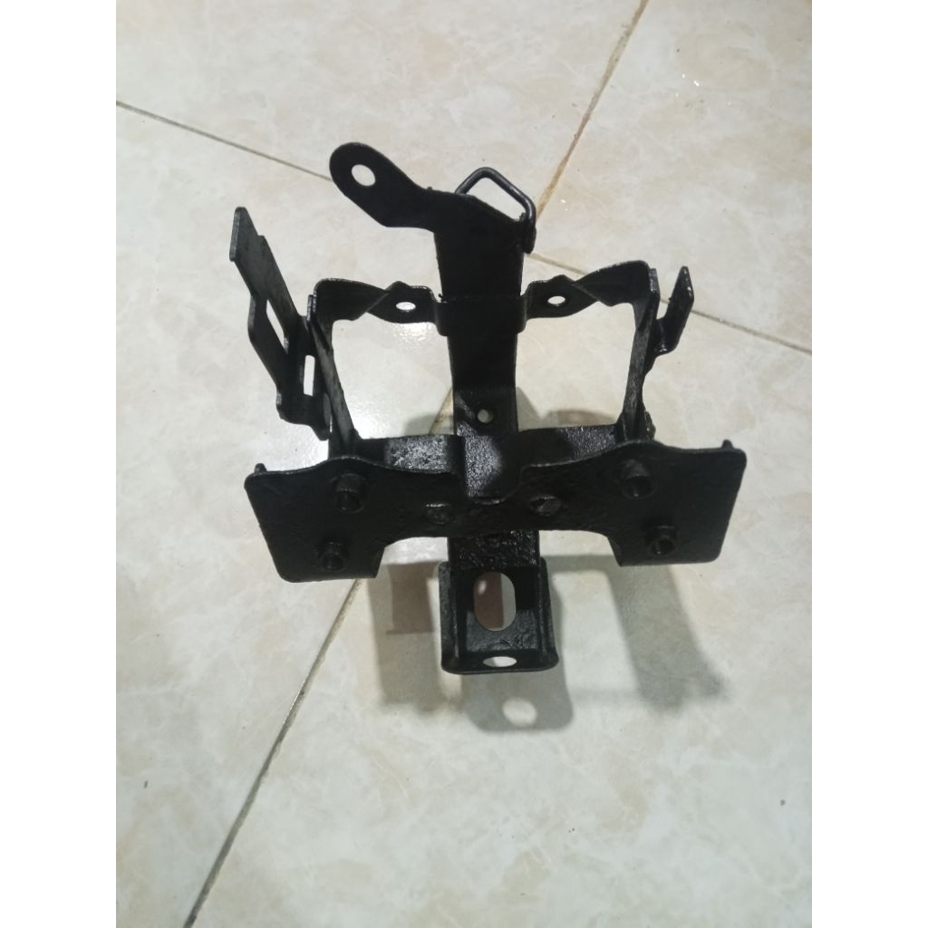 breket dudukan aki tempat aki pangkon panel vario 110 techno karbu original