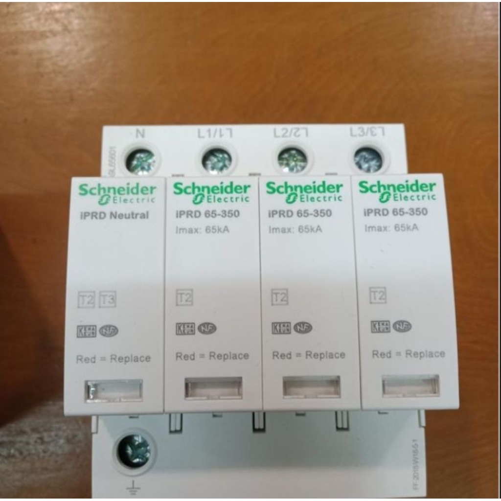 ARRESTER SCHNEIDER IPRD 65-350, 65KA, 3p+N, GARANSI 1THN TERTERA DI NOTA SILAHKAN DI ORDER