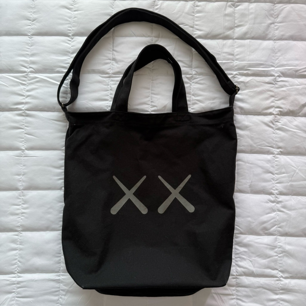 Preloved Tote Bag Uniqlo Kaws X Warhol Warna Hitam SECOND