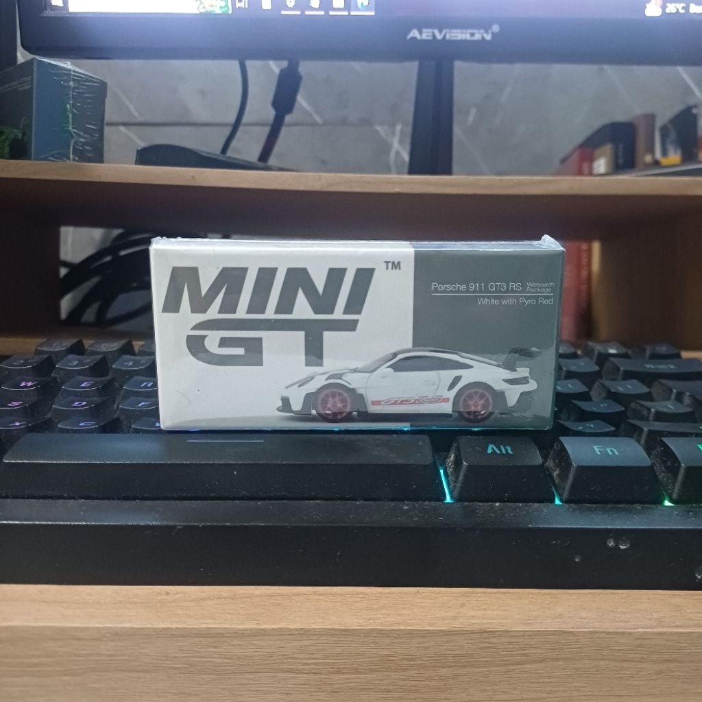Mini GT Porsche 911 (992) GT3 RS Weissach Package