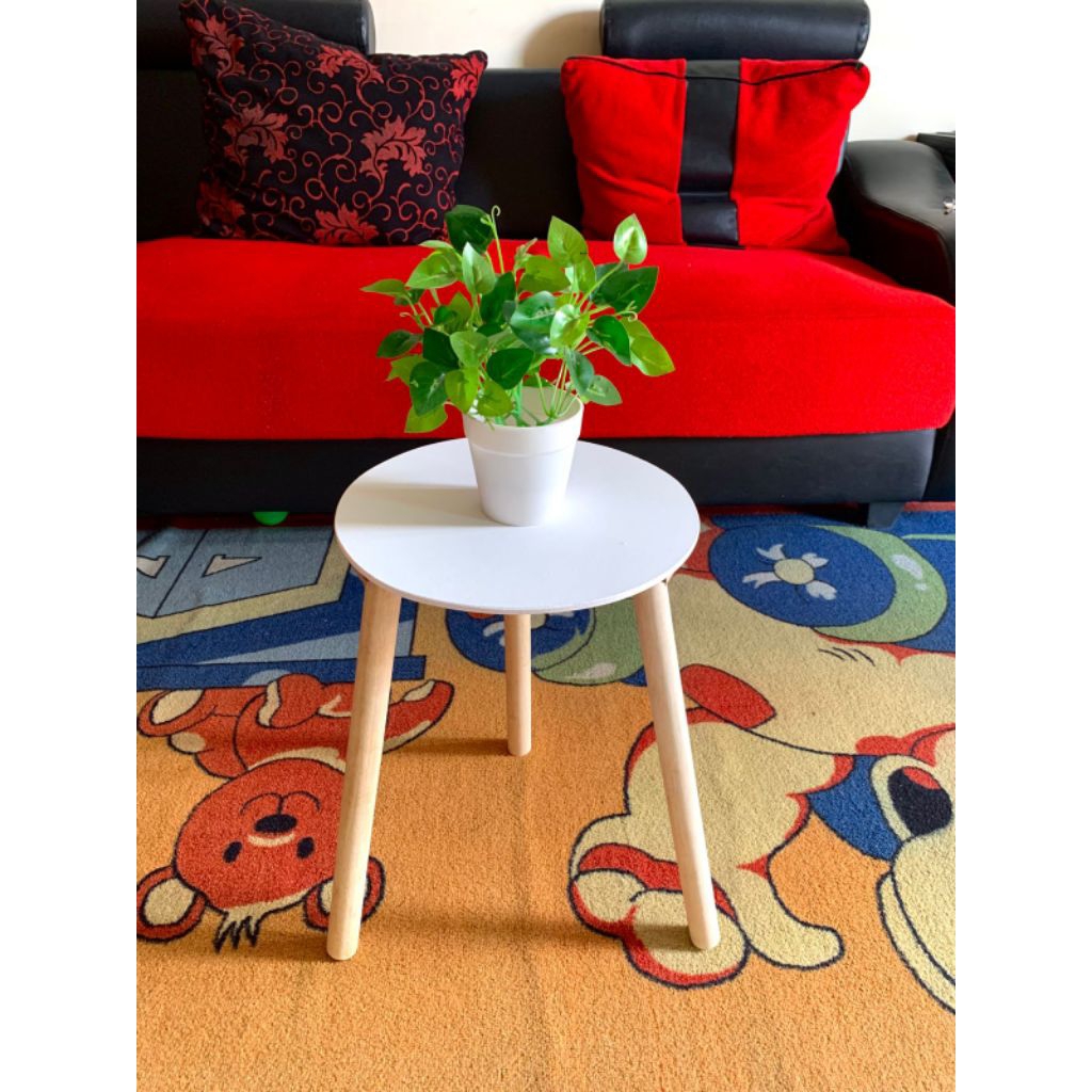 meja bulat kecil estetik diameter 26cm tinggi 35cmm