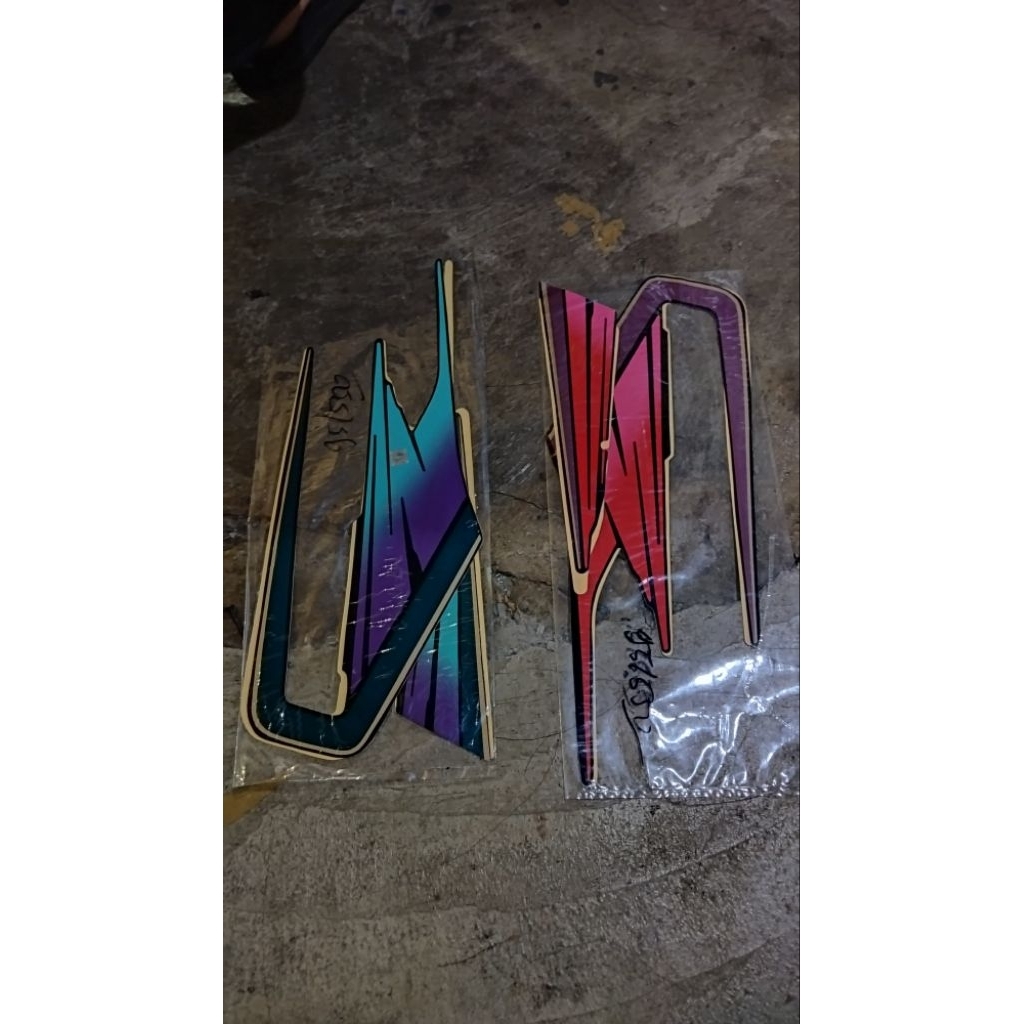 lis striping motor standar original Yamaha RX king tahun 1995-1996 warna merah,hijau