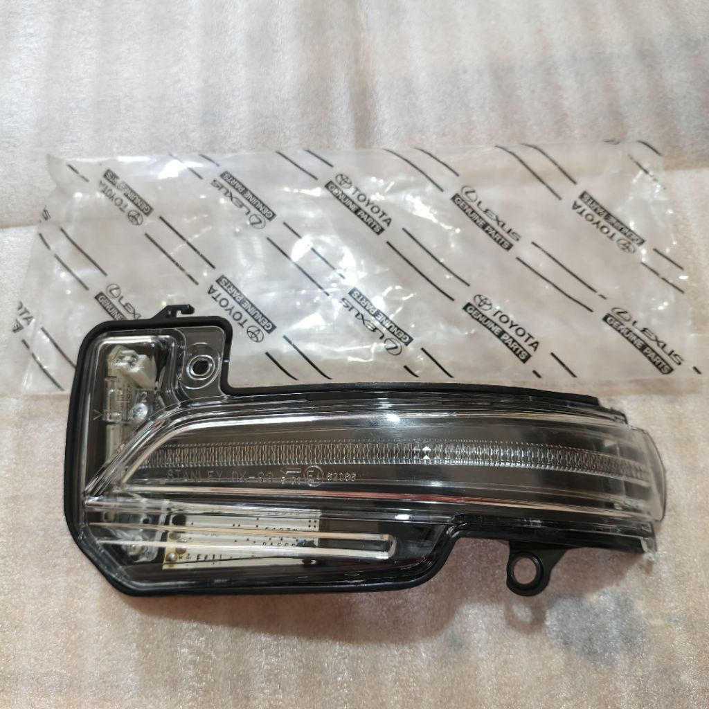 Lampu Sein/Sen Spion Toyota Fortuner Original Lampu Sein/Sen Spion Toyota Fortuner Original