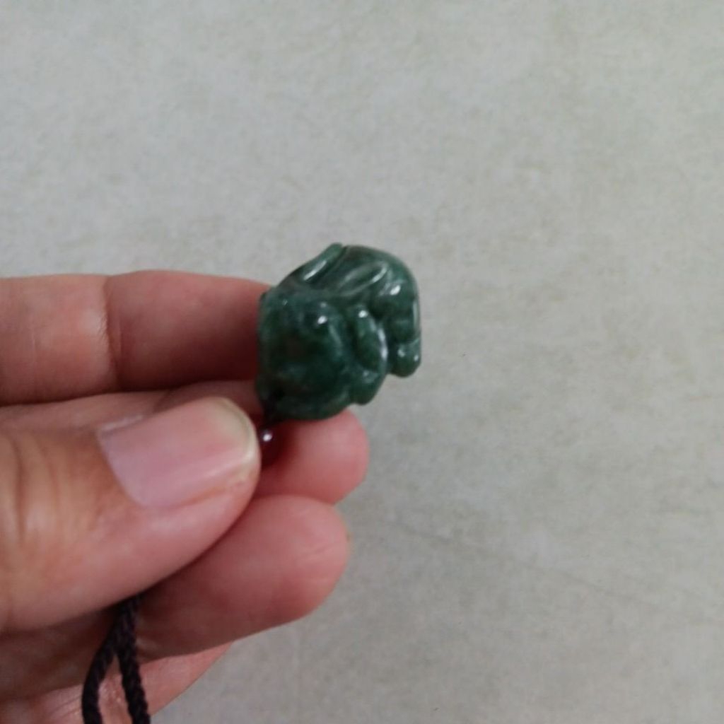 Liontin Giok Kelinci +tali kalung