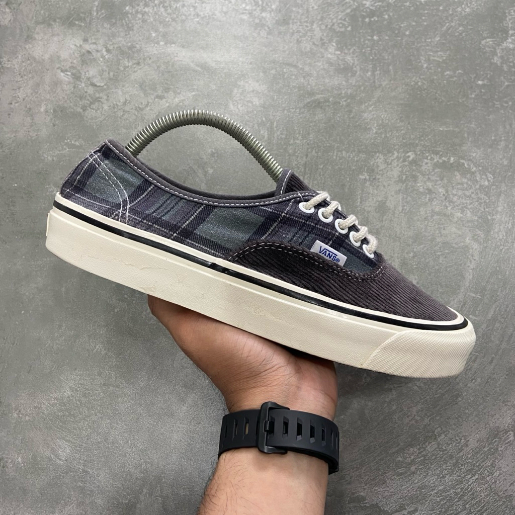 [Size 41] Vans Authentic Anaheim Factory OG 44 DX Plaid Asphalt Corduroy Second Original. Harga Baru