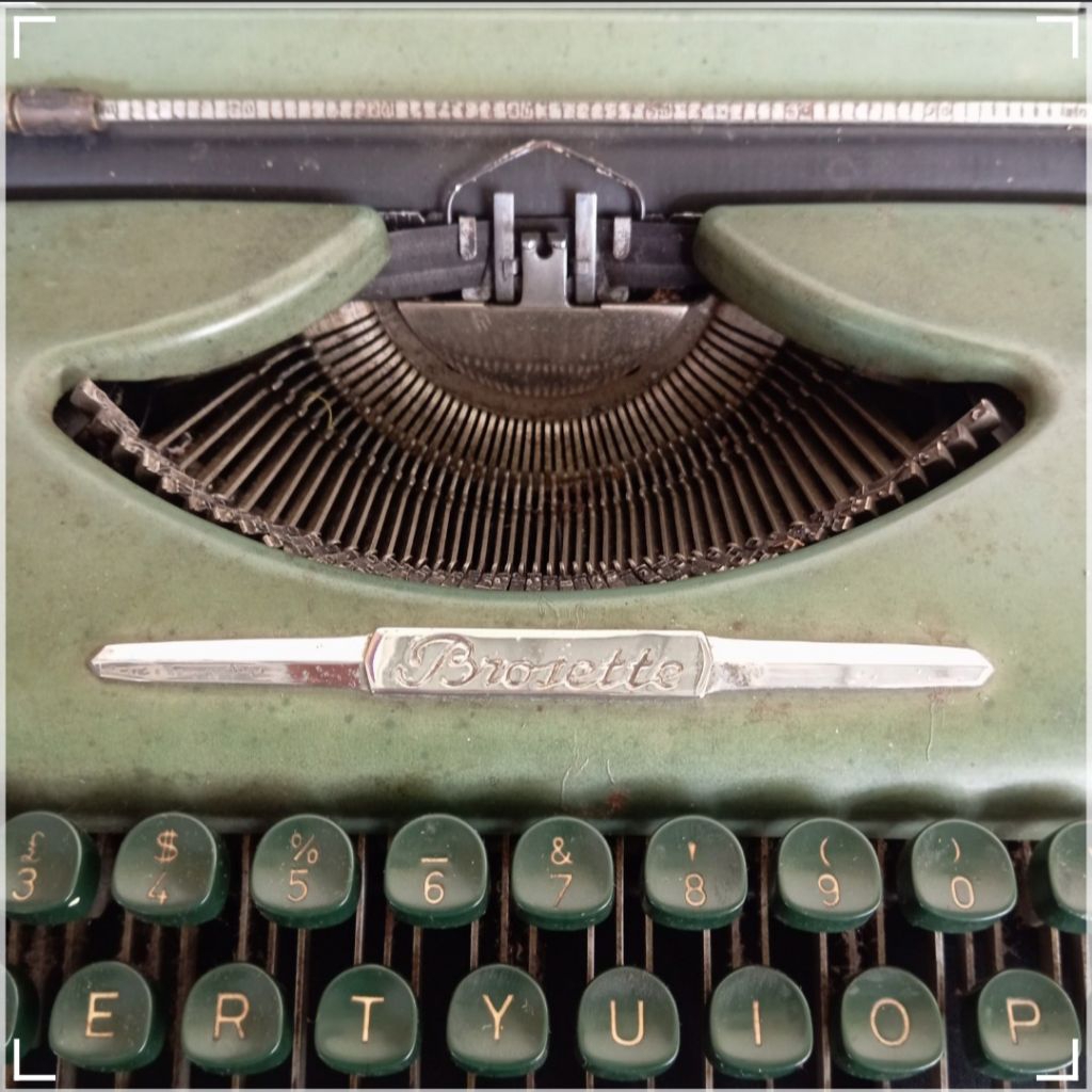 Brosette Vintage Typewriter West Germany 1950s
