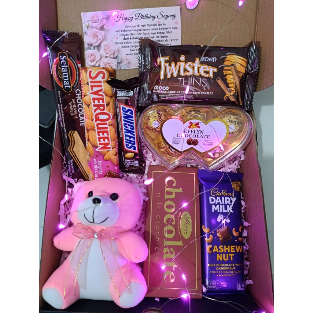 KADO VALENTINE / KADO ULTAH / KADO COKLAT / HAMPERS / GIFT / COKLAT VALENTINE / BONEKA