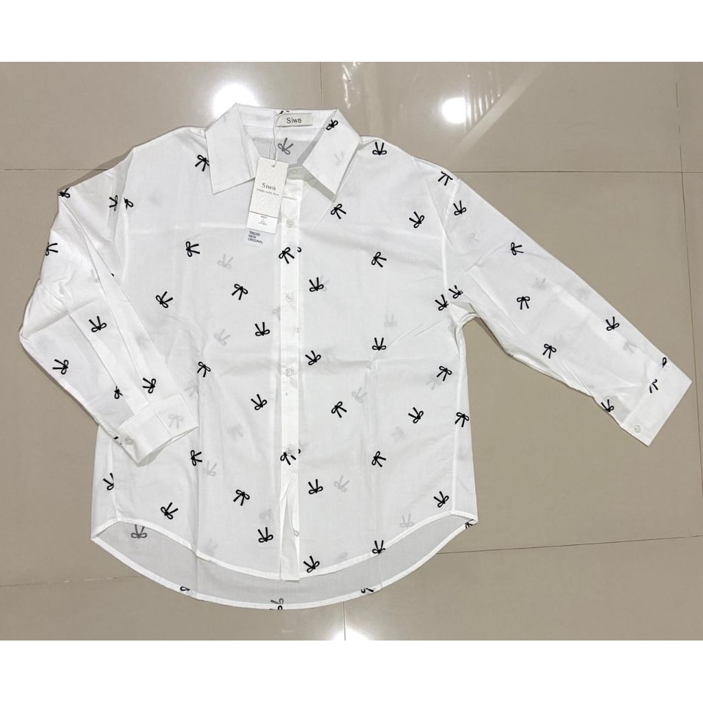 kemeja putih motif pita, kemeja lengan panjang wanita