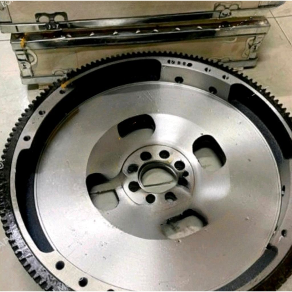 FLY WHEEL RODA GILA ISUZU GIGA FTR 210PS 190PS FLYWHEEL GIGI RODA GILA l8-98056355-2