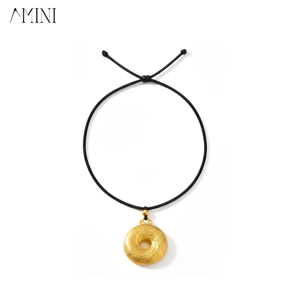 AMINI Kalung Wanita Liontin Bulat Etnik Kalung Liontin Emas Kalung Tali Hitam Elegan Simple & Berkel