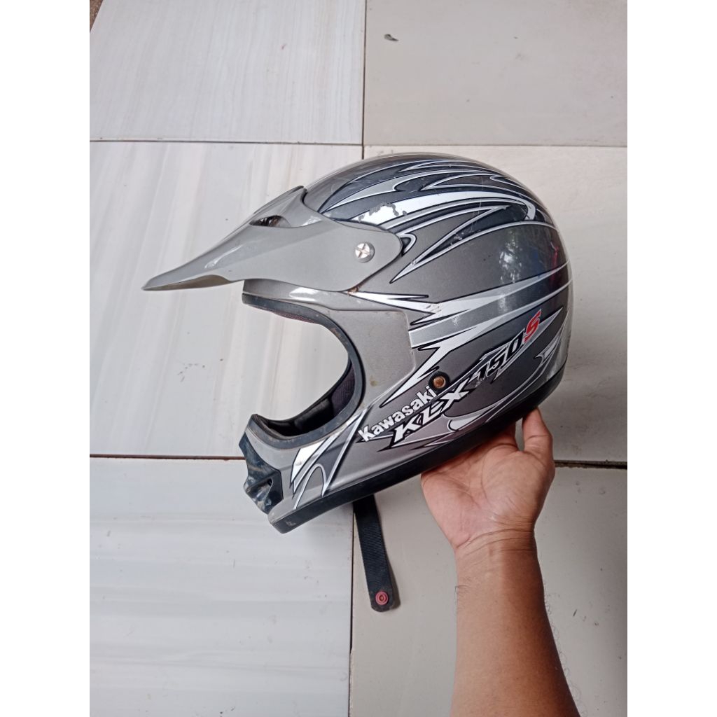 Helm Kawasaki KLX. Original. Seken