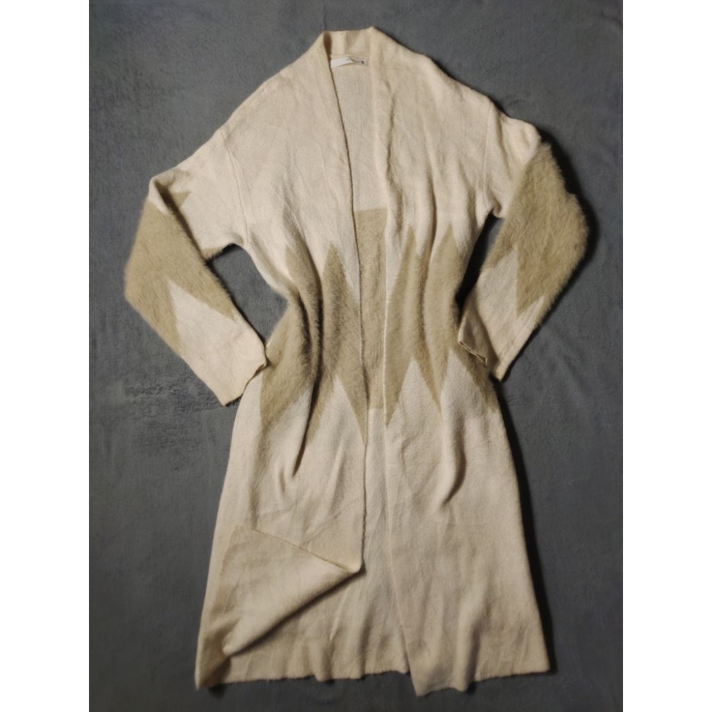 Long Outer Rajut Lengan Panjang Super Premium rajut dengan pola chevron atau zig-zag warna Cream Mix