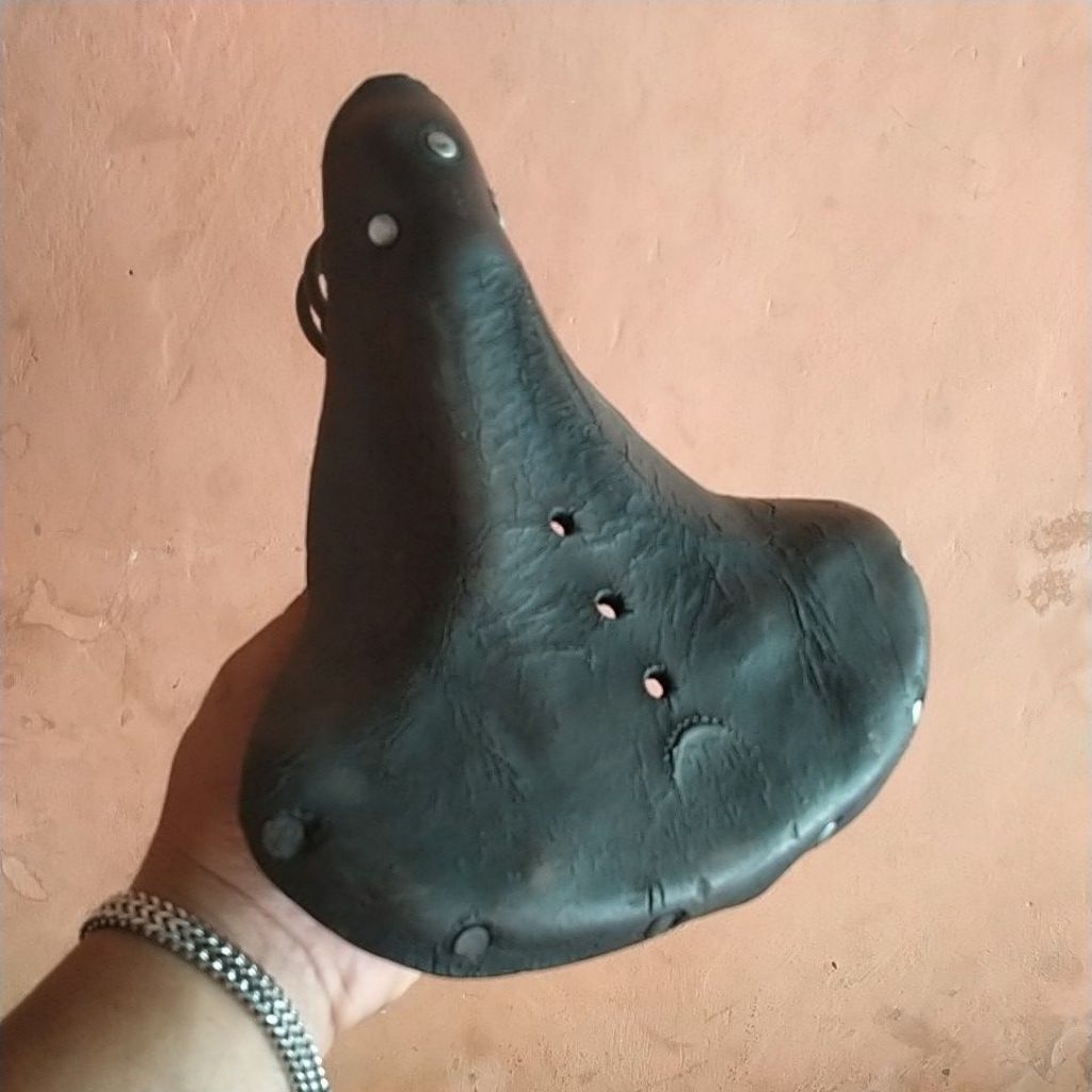 sadel sepeda onthel gudel ,kecil