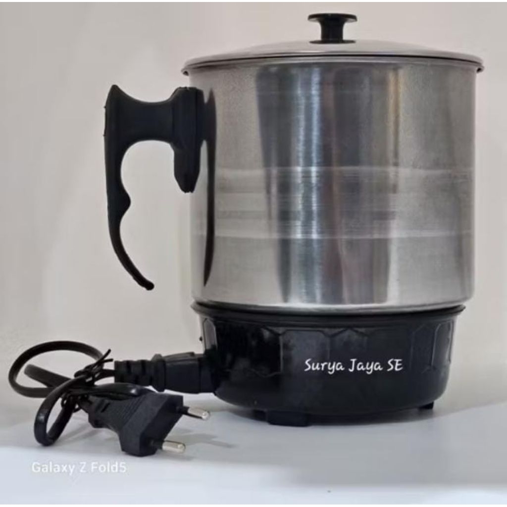 Mug pemanas air elektrik