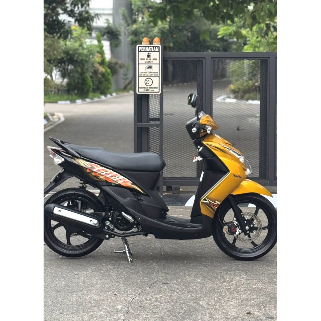 STRIPING LIS STIKER MIO SOUL 2010 GOLD HITAM STIKER MIO SOUL GOLD HITAM 2010