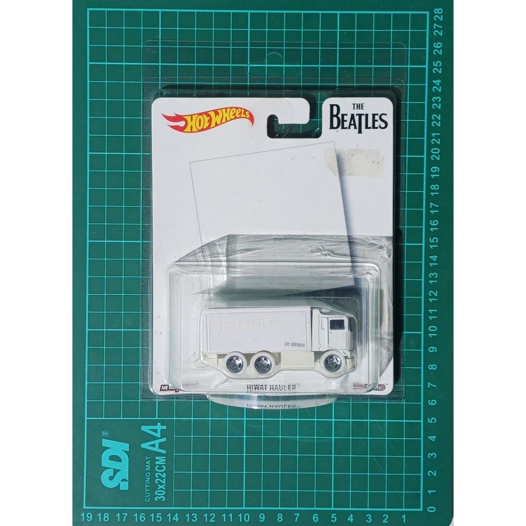 Hot Wheels The Beatles Hiway Hauler Vehicle