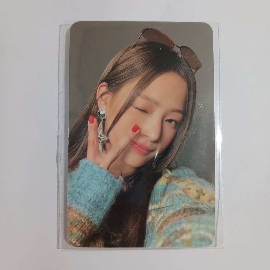 OFFICIAL NEWJEANS OMG WEVERSE MINJI PC PHOTOCARD