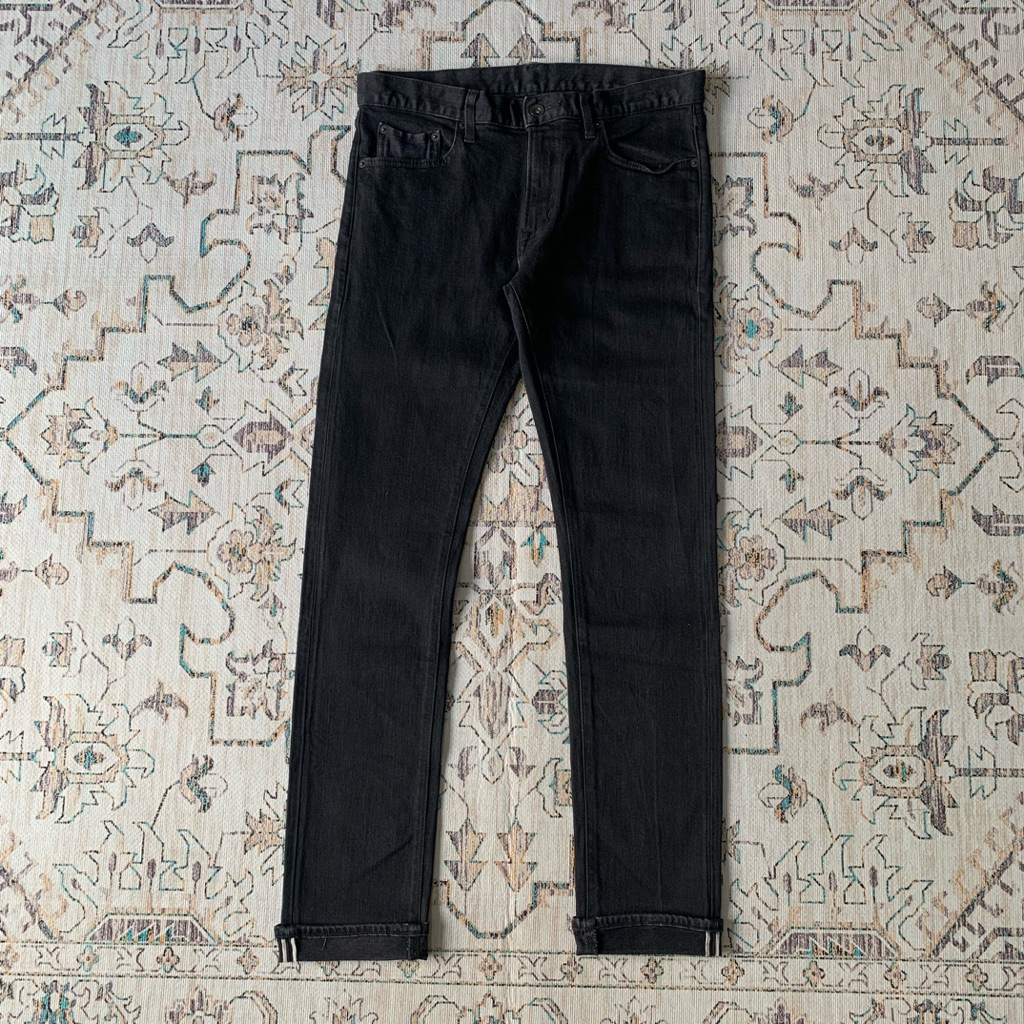 UNIQLO SELVEDGE BLACK