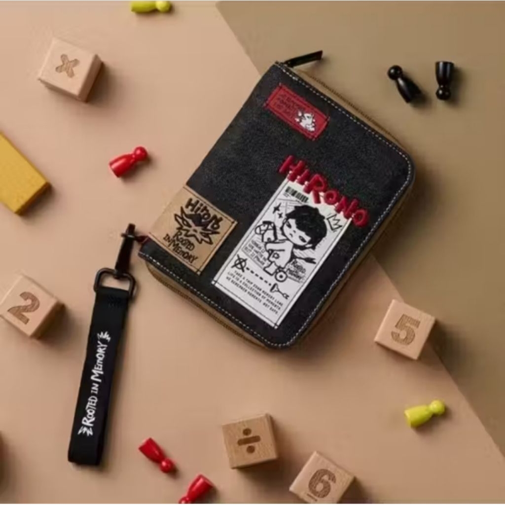 pop mart HIRONO passport bag