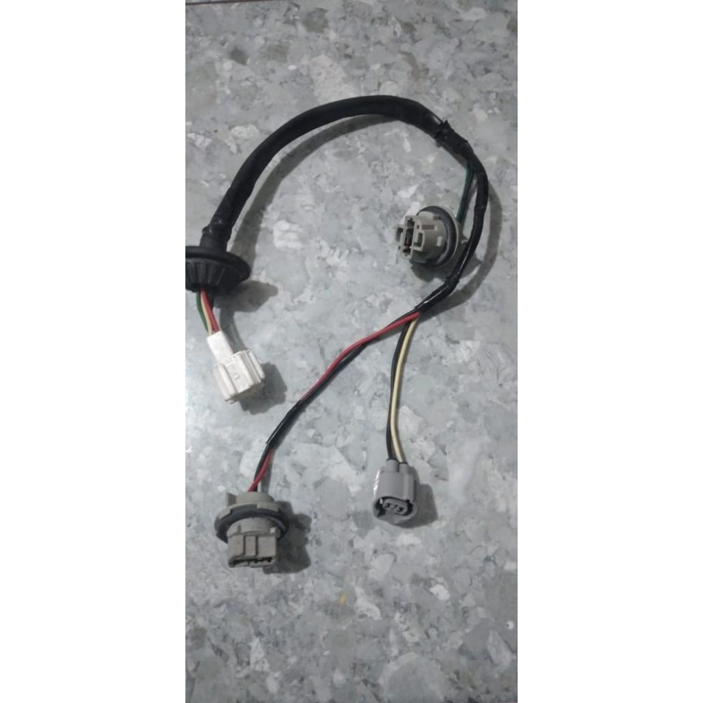 soket lampu piting lampu mobil xpander original