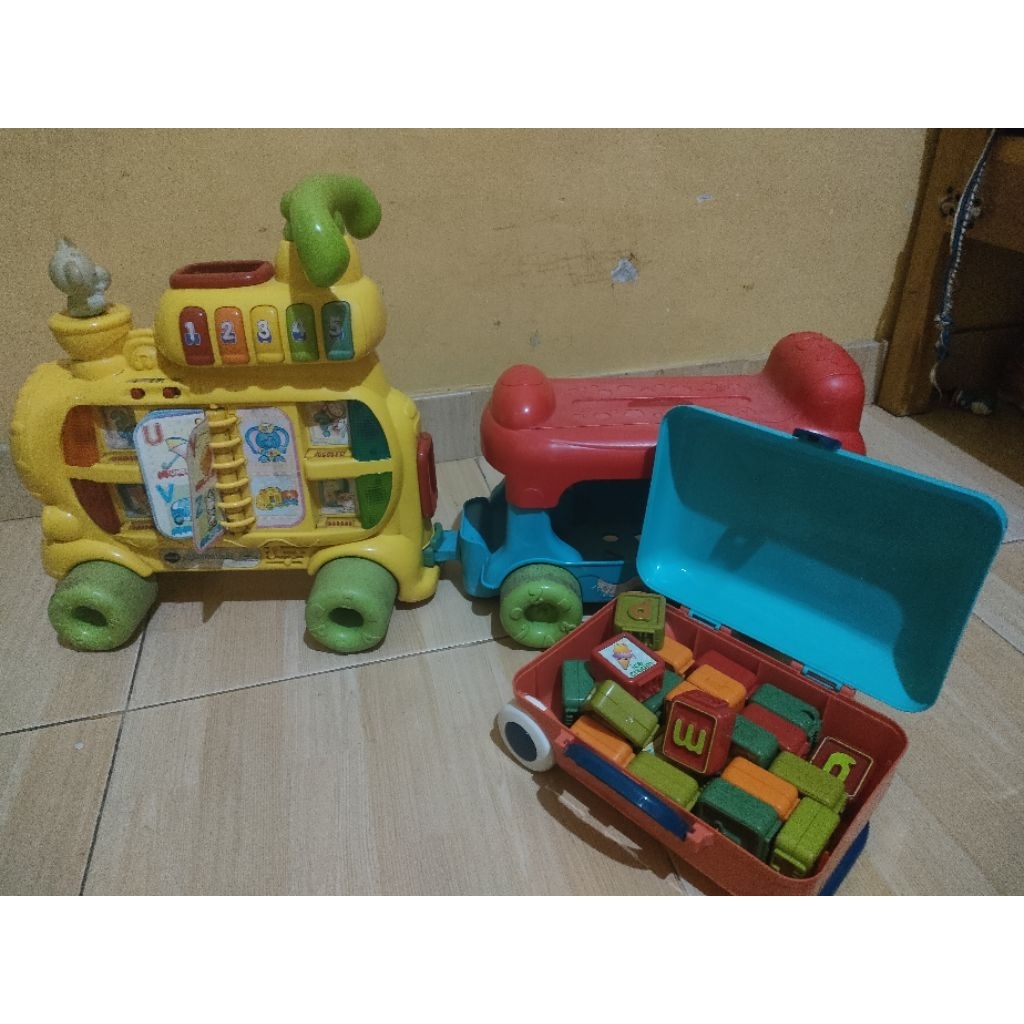 Train Vtech Alpabeth kereta Anak
