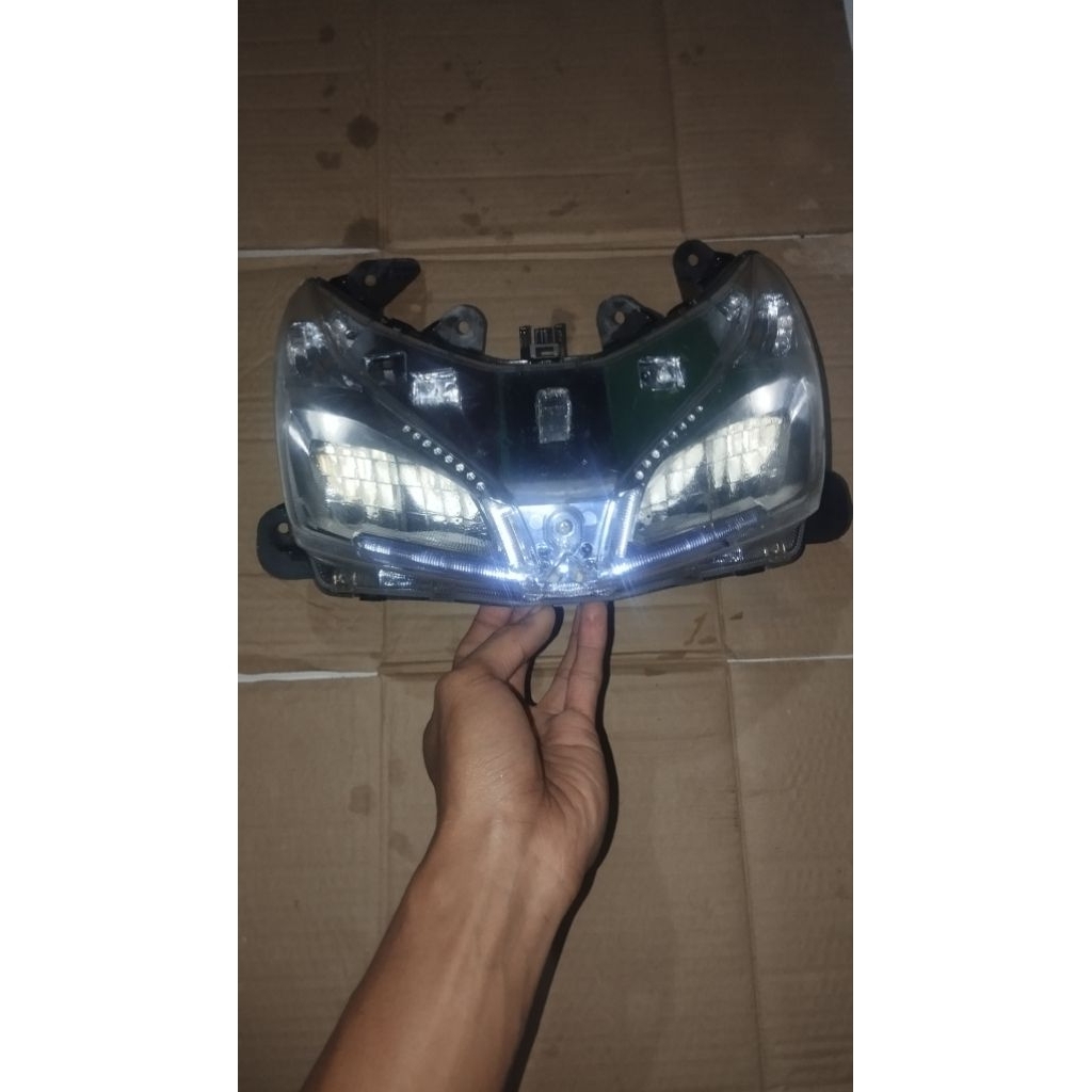 Reflektor depan lampu depan honda vario fi 110 Led original copotan