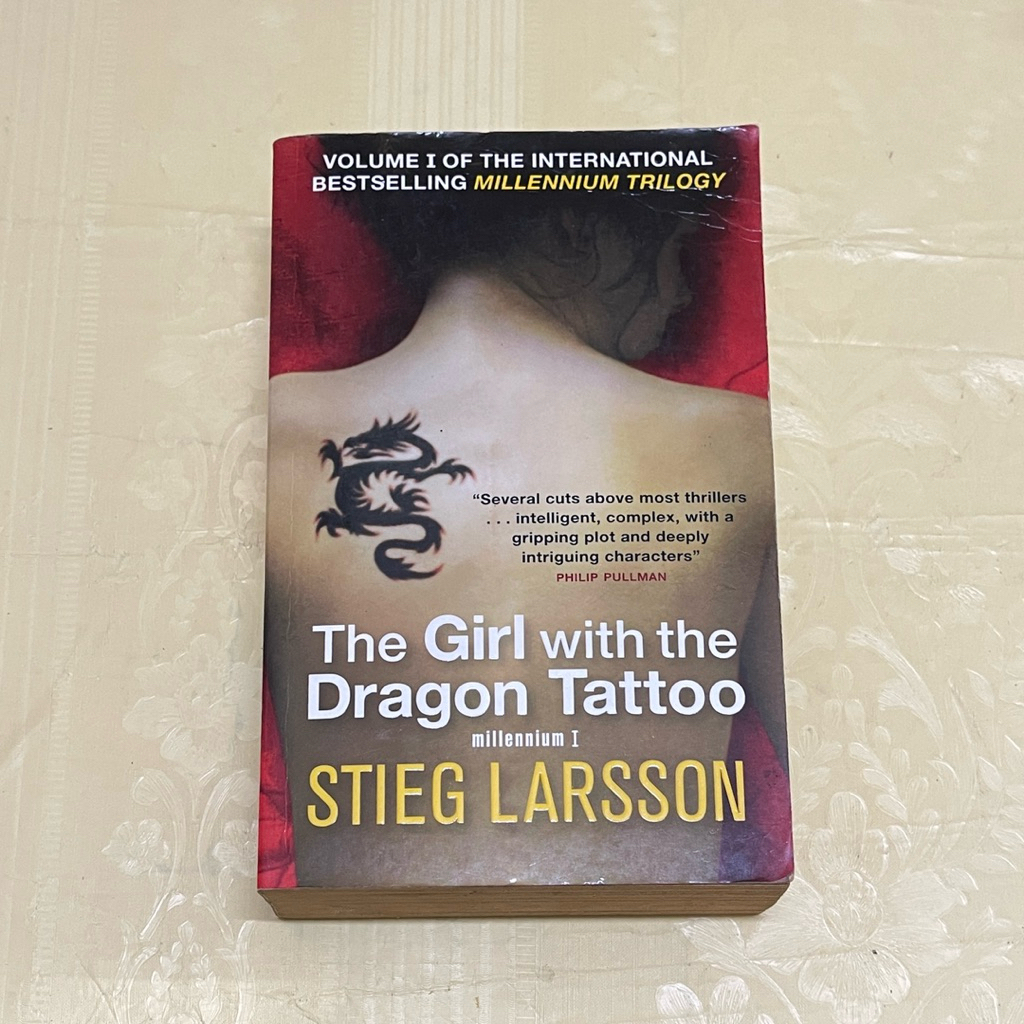 Buku THE GIRL WITH THE DRAGON TATTOO by Stieg Larsson