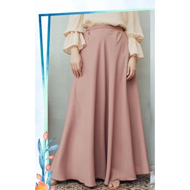 Gianna Skirt wearing KLAMBY