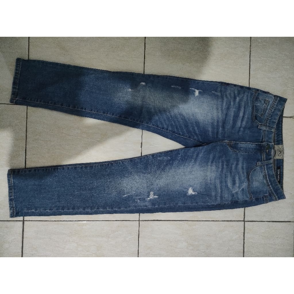 The JMC Jeans cowok