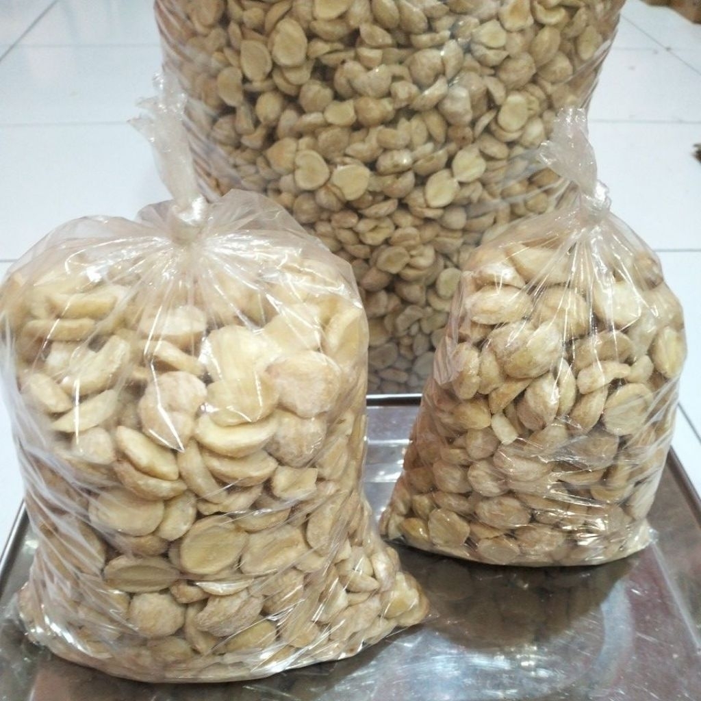Kemiri Pecah 1 KG