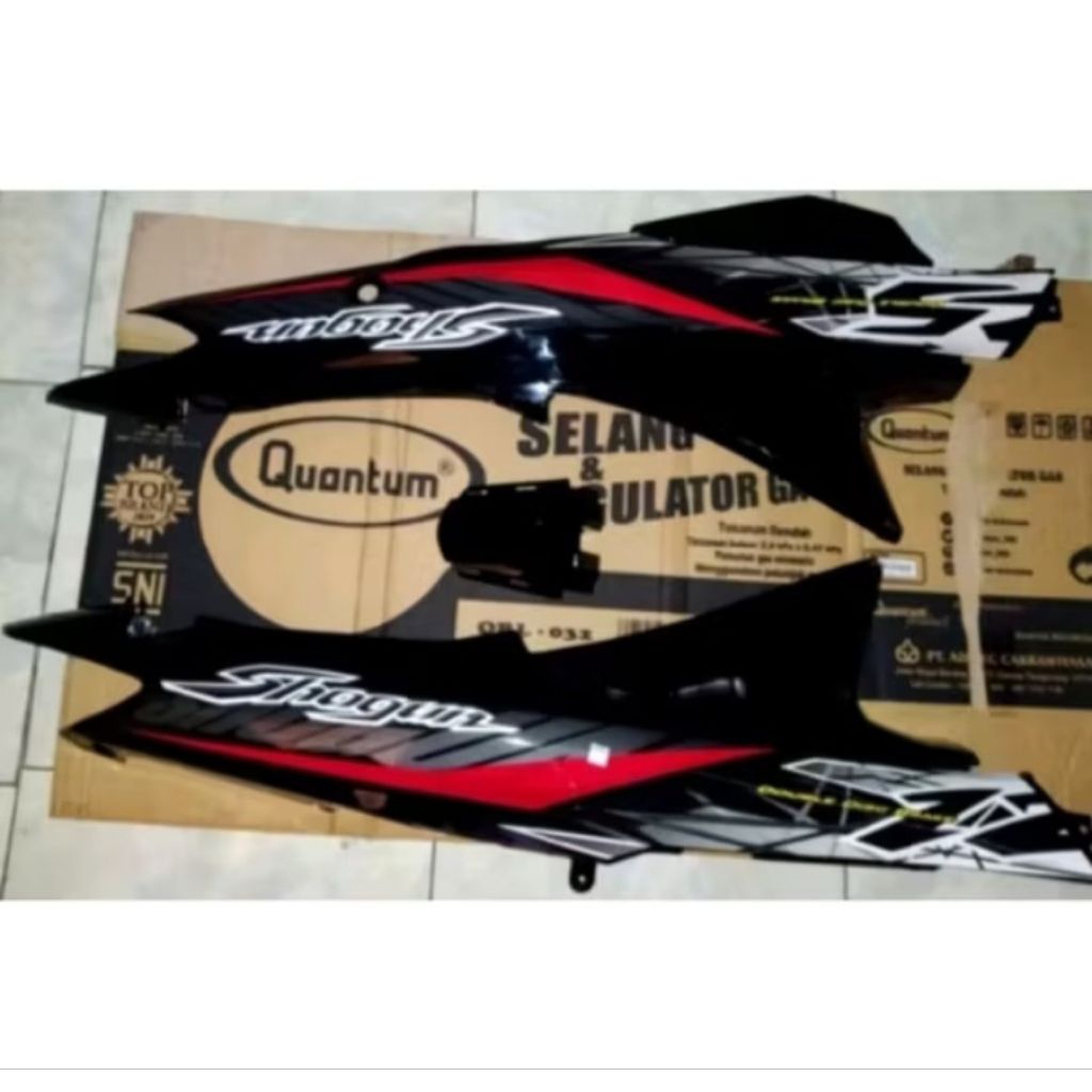 Paket Cover Body Shogun 125 R warna hitam plus sticker