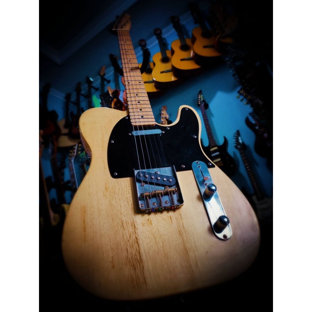 Gitar elektrik telecaster coppy kondisi second no minus sudah seting wenak tinggal jranggg