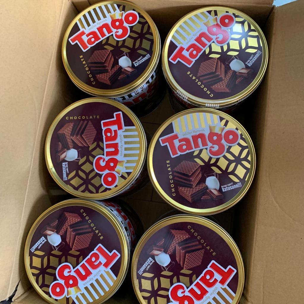 Tango Wafer Kaleng 240gr 1 Dus/Karton (isi 6 kaleng)
