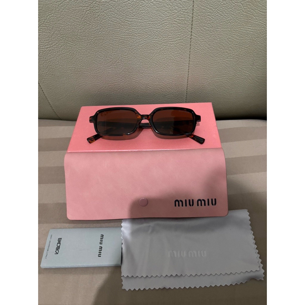 kacamata miumiu / miumiu sunglasses
