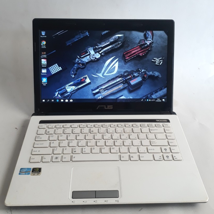 ASUS 8Cpu Core I7 Ram 16Gb Ssd 256Gb Laptop Vga Nvdia Geforce GT 520m 1Gb