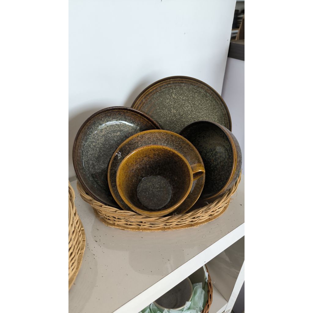 Set Piring Keramik / Hampers Keramik