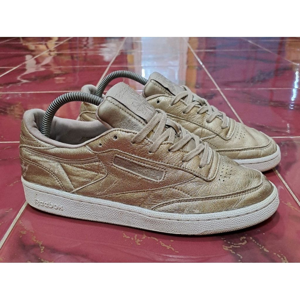 Sepatu sneakers casual reebok